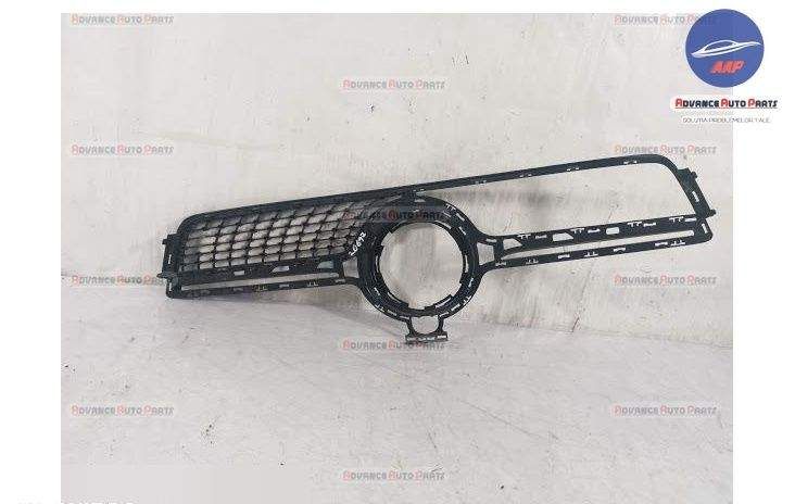 Централна решетка за предна броня, оригинална, включваща пчелна пита д