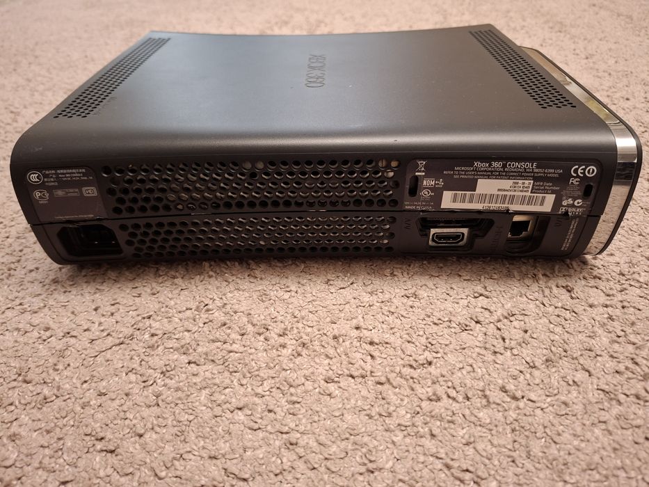 Xbox 360 + cablu de alimentare