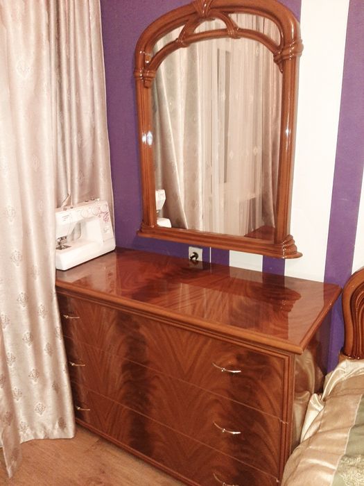 Продам спальный гарнитур