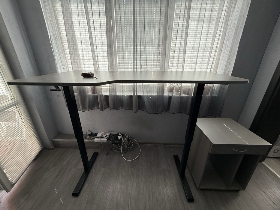 Геймърско бюро Standing Desk + Модул за PC/PS5 + Геймърски стол