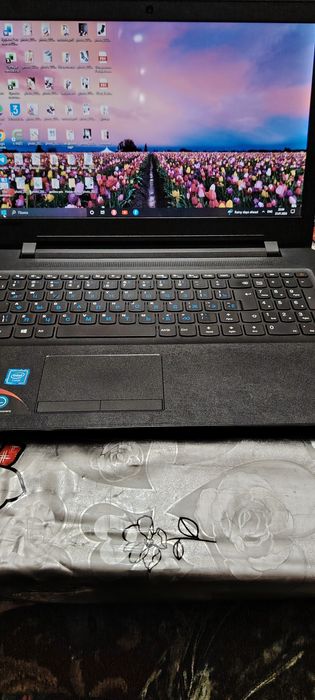 Lenovo noutbook sotiladi. Yangi Lenovo laptop.