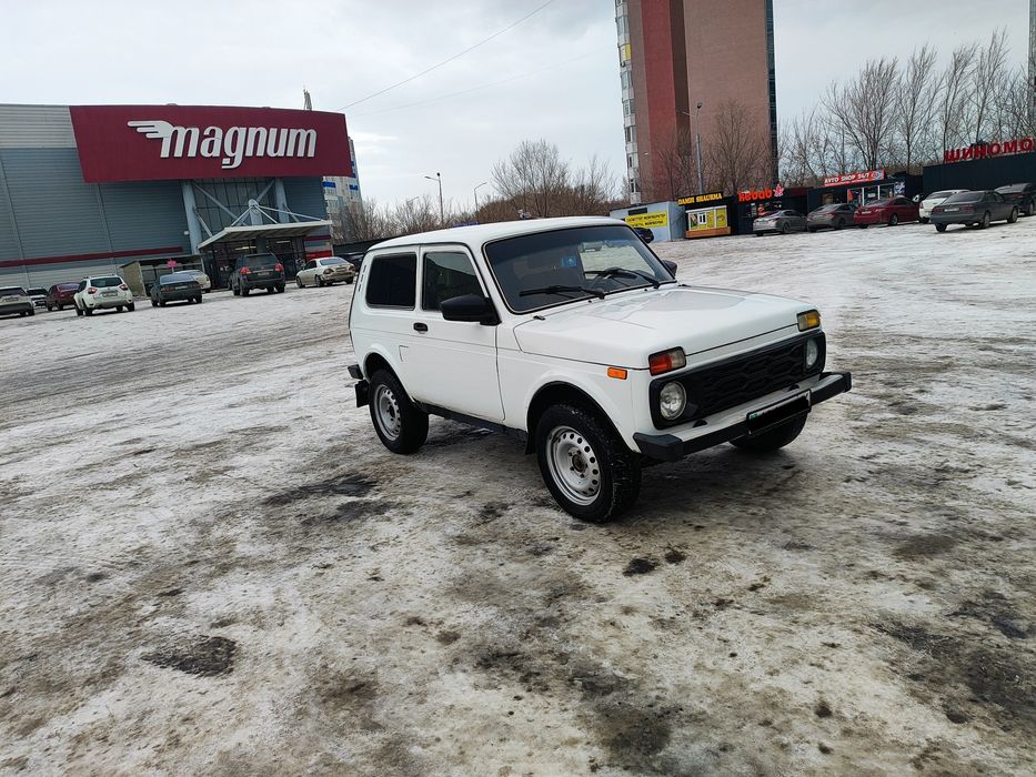 Продам ниву на активном ходу