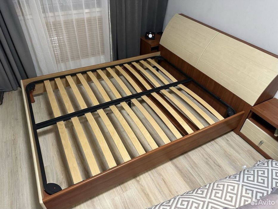 Кровать двустпальная