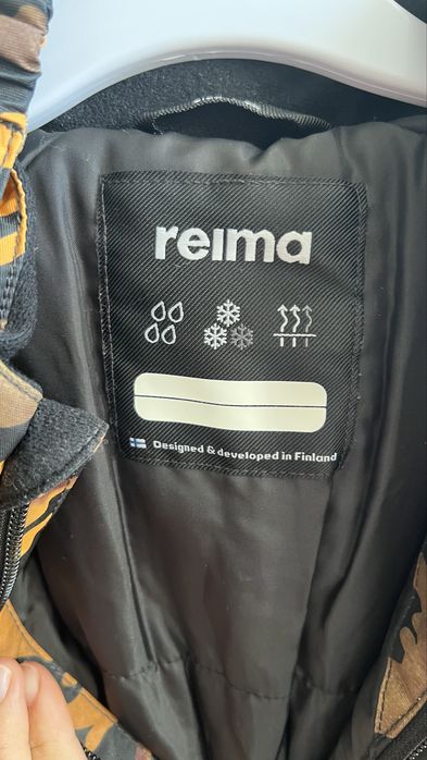Продам демисезонный комбинезон Reima