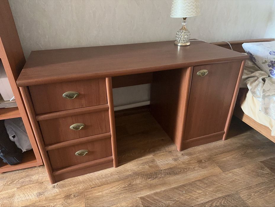 Стол деревянный качественный