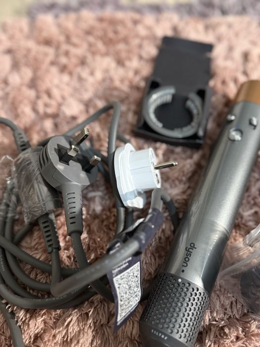 Dyson Airwrap Multi Styler - culoare negru&portocaliu