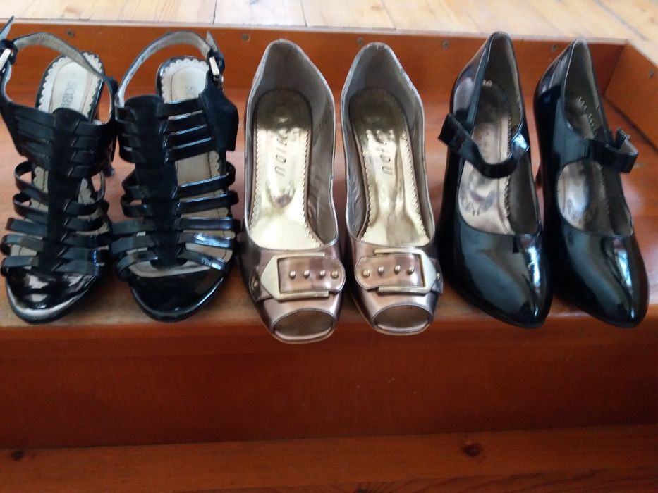 Продам женскую обувь