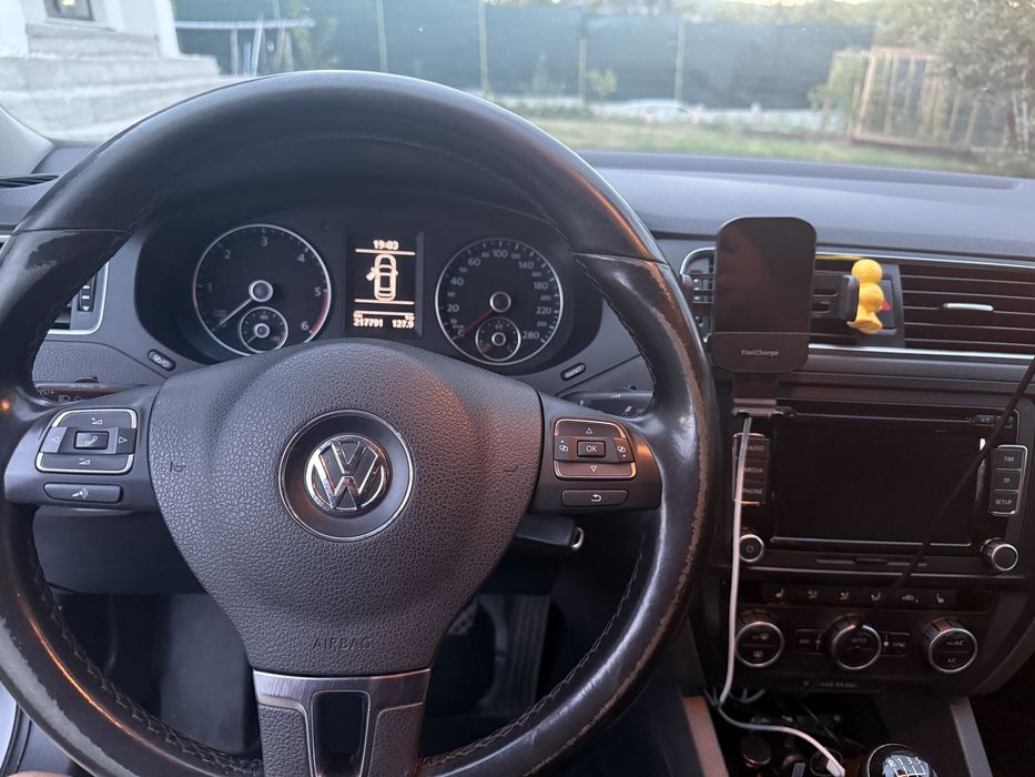 VOLKSWAGEN Jetta 2013 — imagine 5