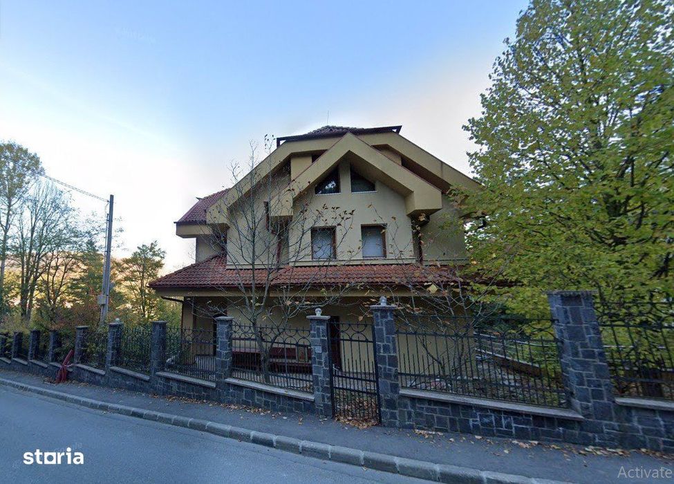 SINAIA- Vila deosebita S+D+P+1+M - 876 mp + Teren 1.512 mp