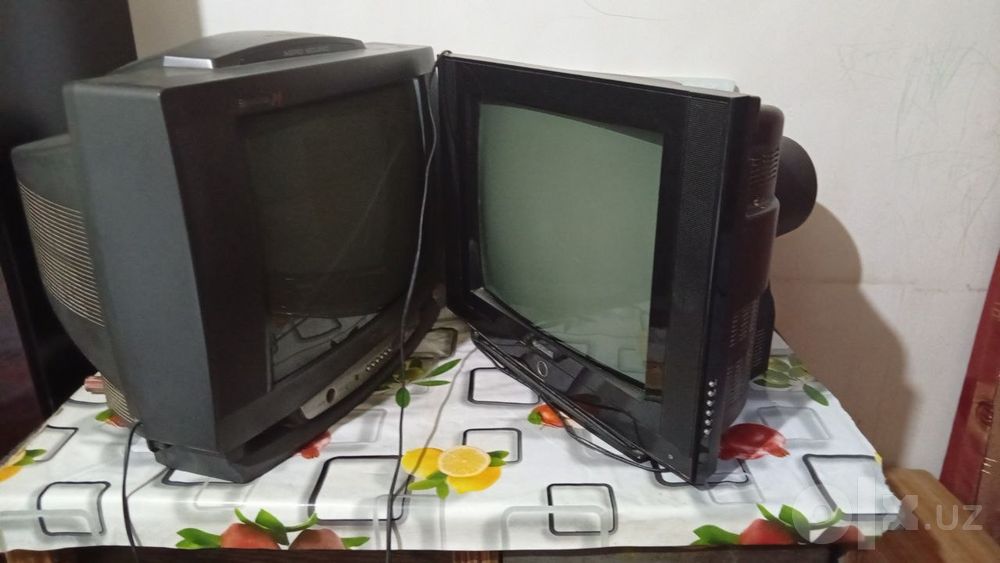 Xaladilnik televizor yotoq mebellari sotiladi