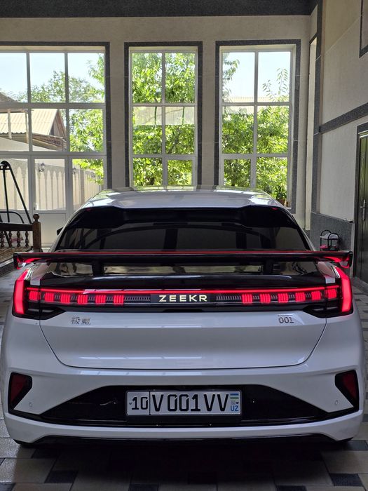Zeekr 001 YOU Z-sport
2025/2025
100kWh akkumlyator 
3.3 sec 0-100km/s