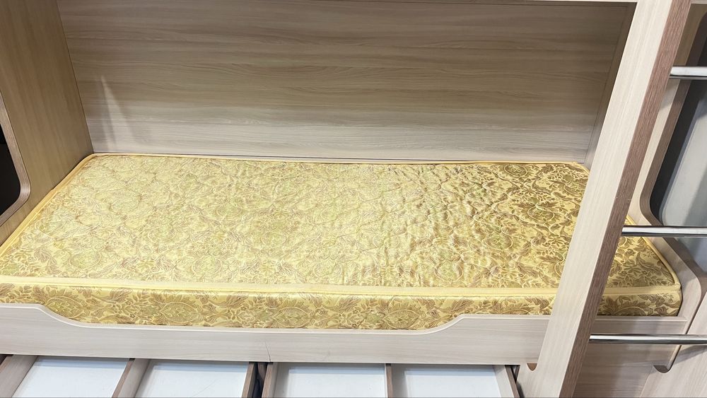 Продам двухъярусную кровать