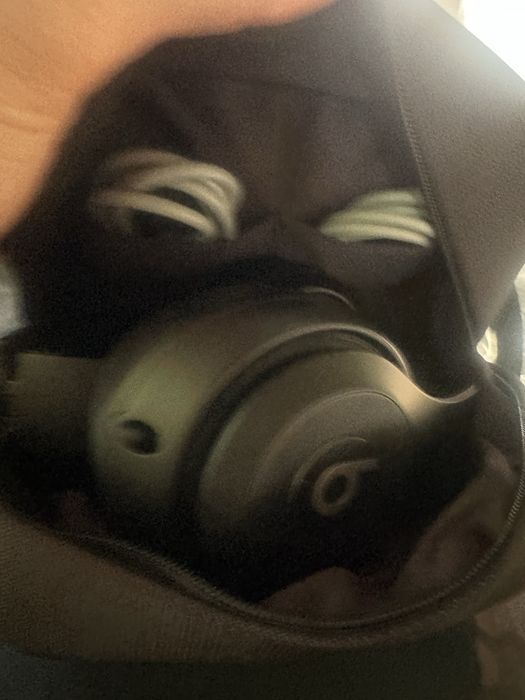 casti beats studio  pro noi nefolosite nicio urma de uzura sau folosire