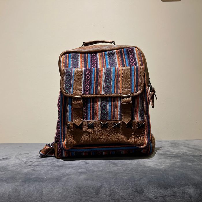 Кожаный рюкзак с орнаментом