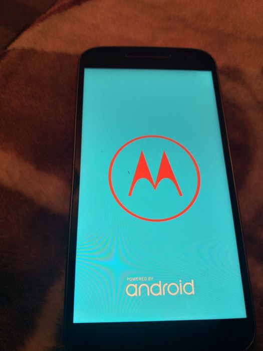 Vînd tel Motorola funcționează excelent