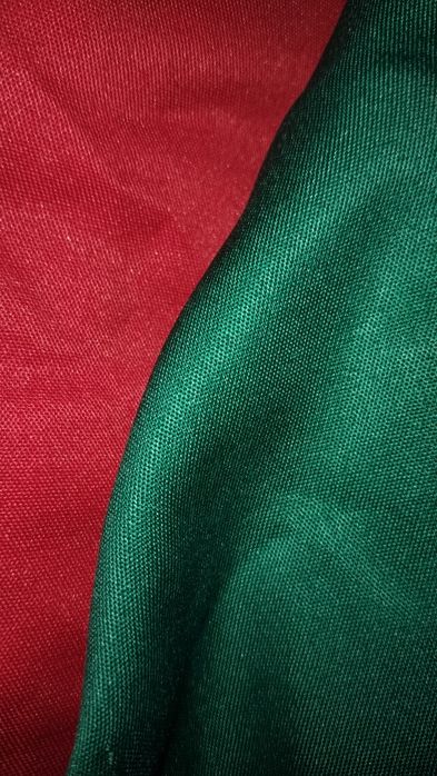 Материал қызыл 2 м жасыл 2 м