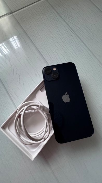 Продам iPhone 13