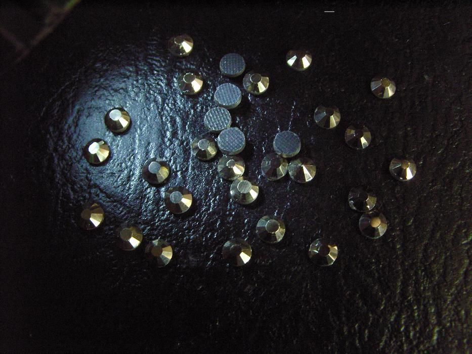 Продам стразы Сваровски