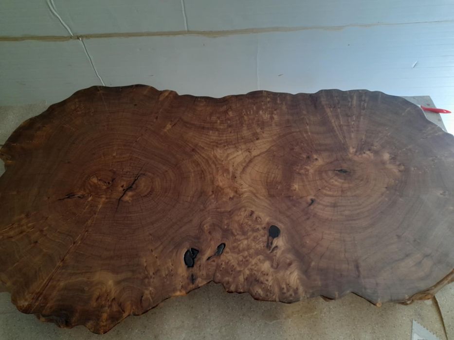 Масивни и епоксидни плотове и маси