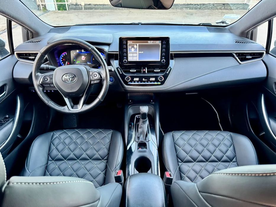 Toyota Corolla Piele carouri / Dotari maximale / Stare EXCELENTA