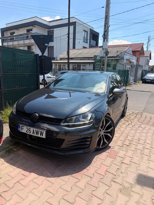 VOLKSWAGEN Golf 2014