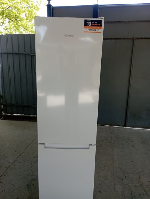 Холодильник Индезит б/у