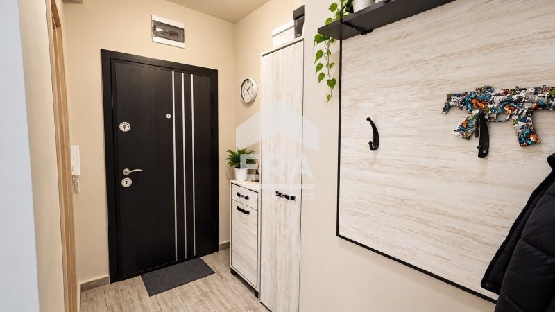 Продава се Двустаен апартамент в Търговище, Център - 43 кв.м за 2442 €/кв.м - Снимка #6