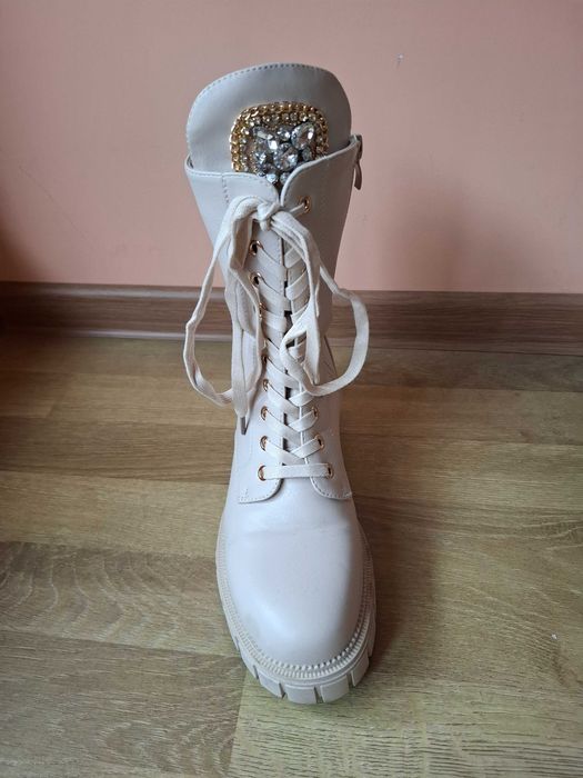 Дамски зимни боти