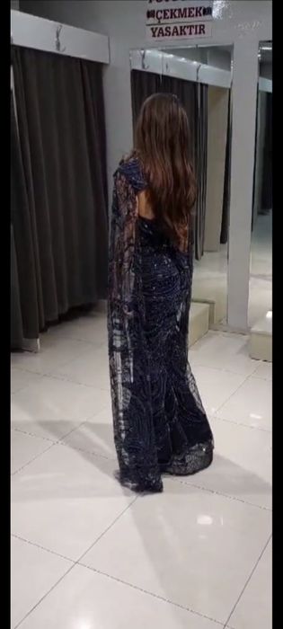 Чисто нова бална рокля