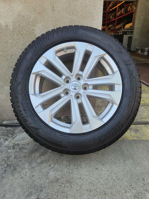 ROTI Jante + Anvelope IARNA - 5x114.3 18'' - OEM TOYOTA RAV4 Hybrid / Corolla Cross 225/60/18 Bridgestone 2022 CA NOI !