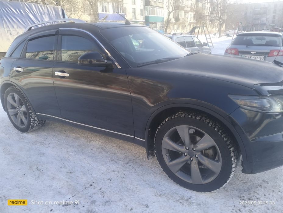 Продам infinity FX 35