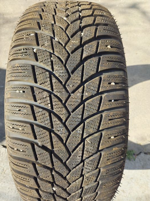 Продается комплект зимней резины 4 шт.Lassa snoways 4.17" практически