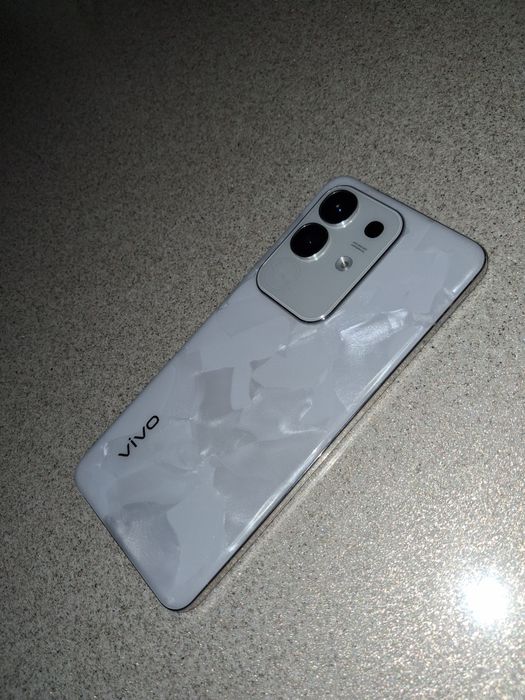 Смартфон Vivo Y29  новая