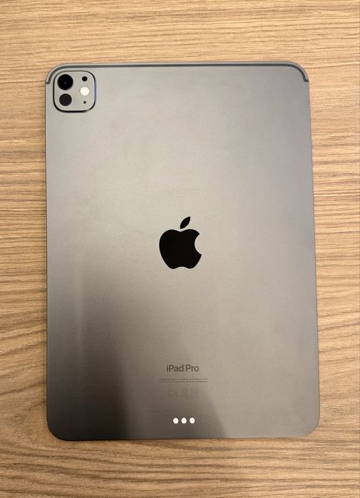 Apple iPad Pro 11 M4 256GB cu tastatura Apple 100% baterie