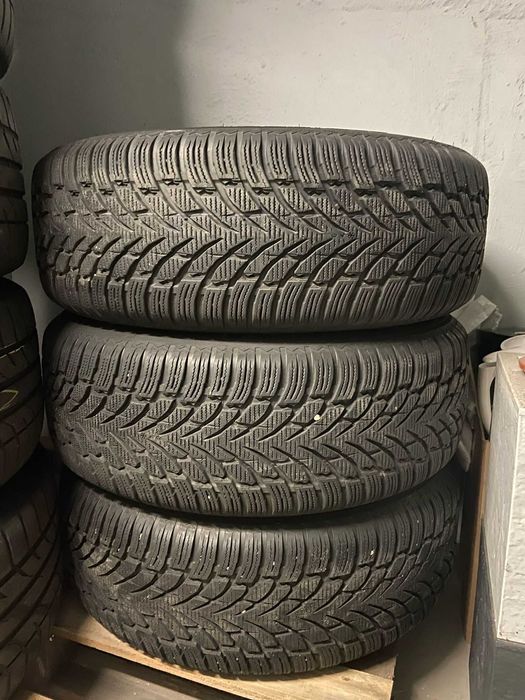 Set de 4 anvelope de iarnă Nokian 235/60/R18