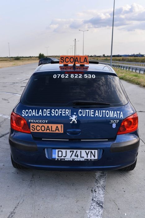 Instructor auto, cat. B, Scoala de soferi - cutie manuala sau automată