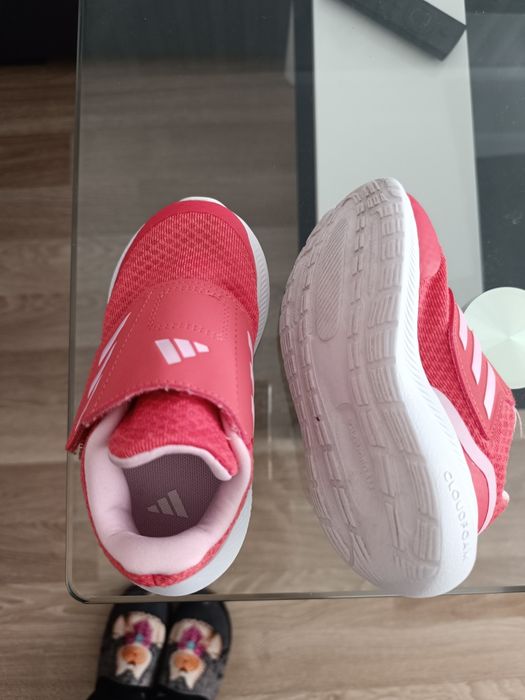 Маратонки Adidas  ном 24