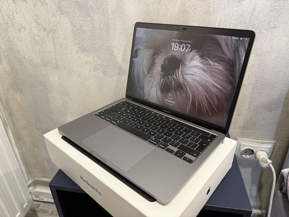 macbook pro m1 16gb second hand si noi de vanzare • Anunturi