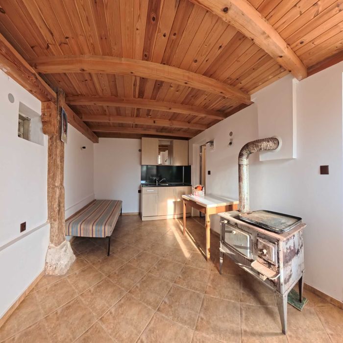 Напълно готова за живеене къща в село Черковна