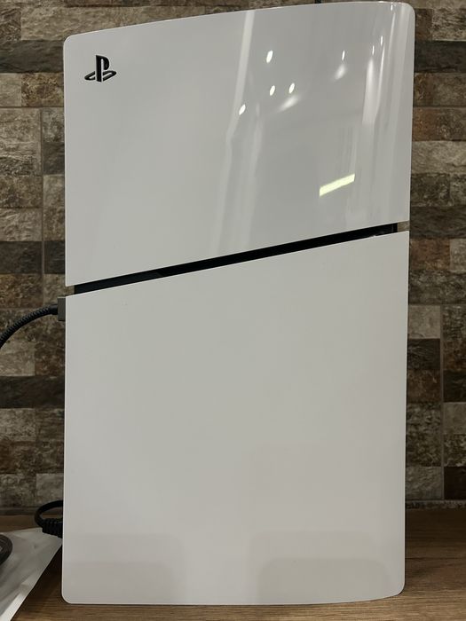 Play Station 5/PS5 Slim Disc Edition 1TB със 2 години гаранция