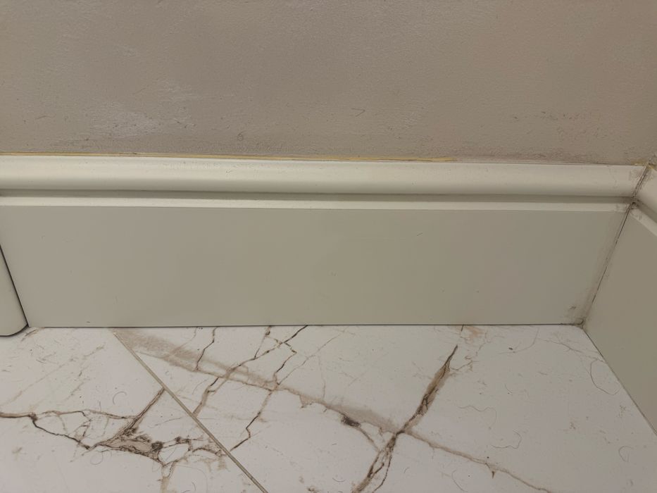 Отдам даром плинтус 15 см мдф крашенный