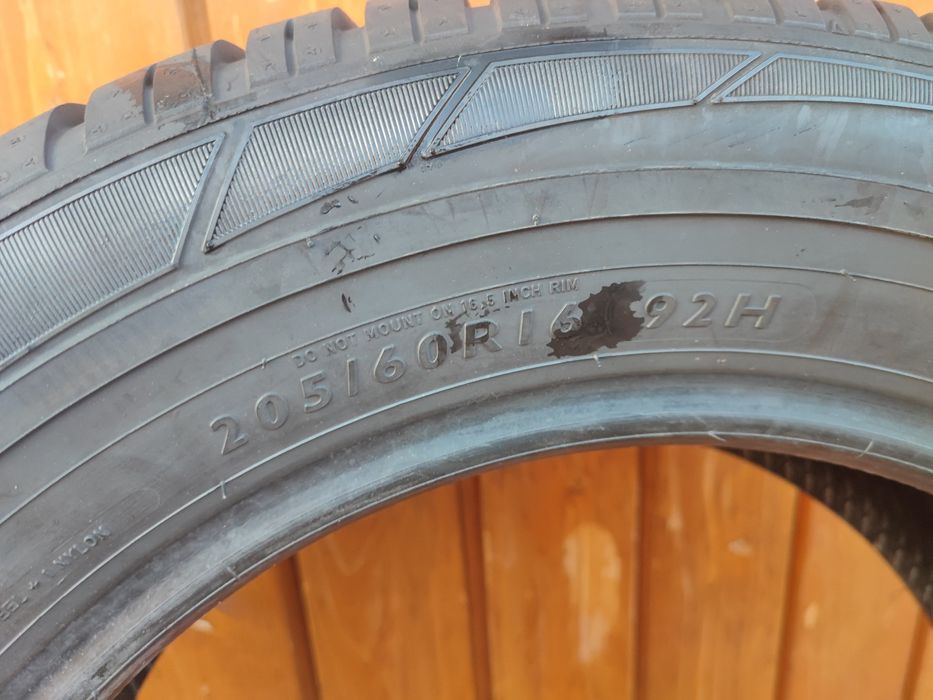 1 bucată Cauciucuri de iarna 205 60R16 92H DUNLOP 2018