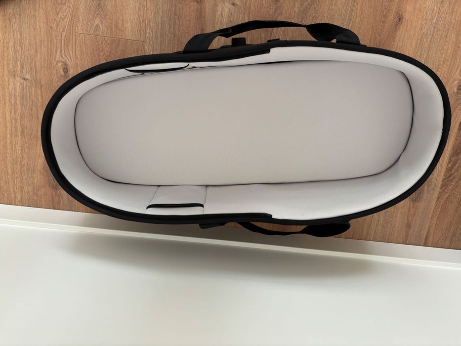 Thule Shine - кош за новородено за количка