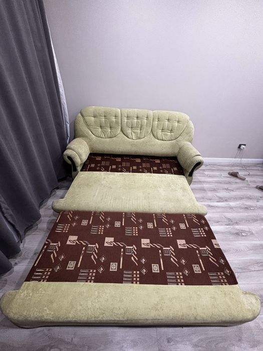 Диван раскладной почти новый