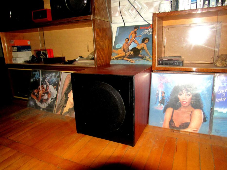 CD/DVD плеер «Hyundai 5068», пульт, активный сабвуфер, колонки (100 W)