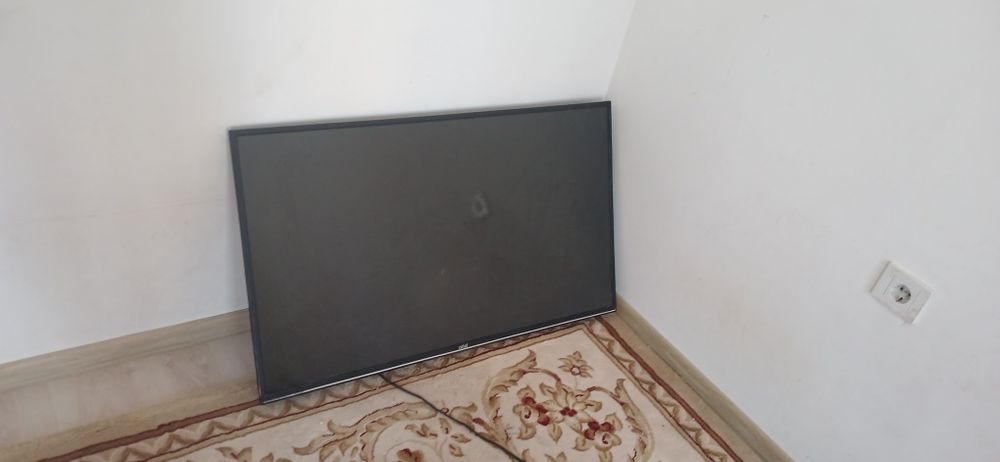 Televizor sotiladi