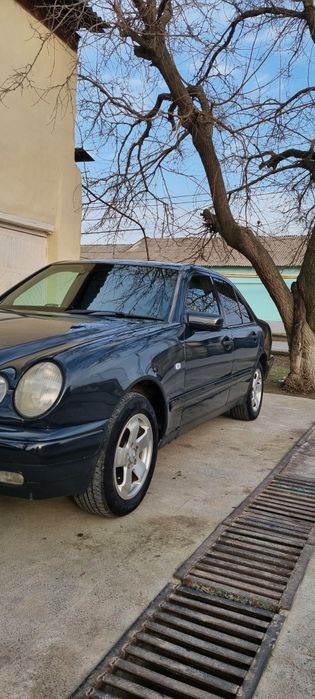 MERSEDES 210 classica