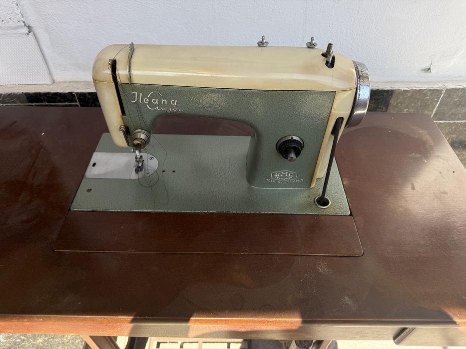 Masina de cusut Ileana cu mobilier