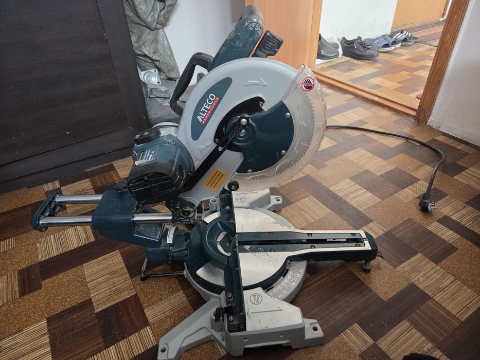 Торцовочный пила 65000