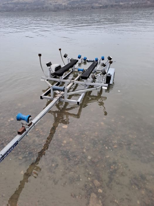 Barca+Motor 20CP+Peridoc=5100 EURO